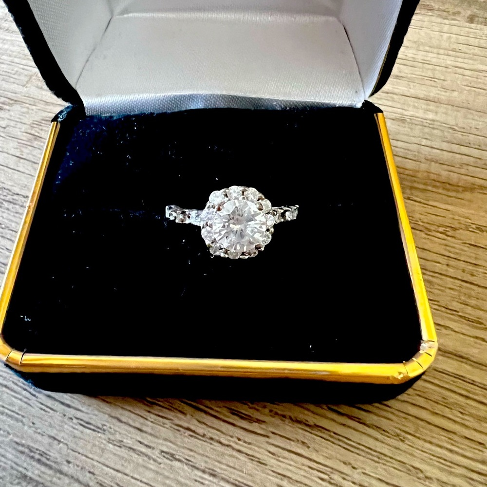 Women’s Lab Made Diamond Engagement Ring Size 7